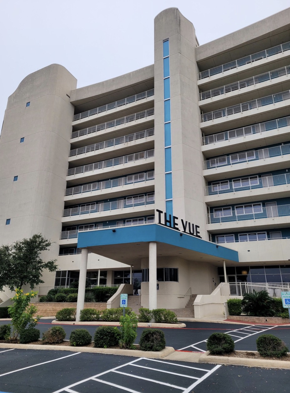 The Vue tower entry with porte-cochère